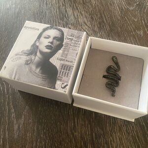 Green taylor swift snake reputation ring